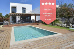 Contemporary Villa with Pool & Jacuzzi
